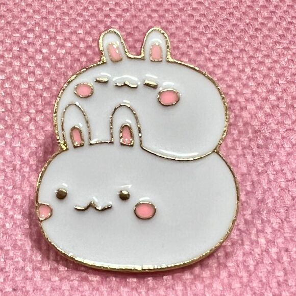 Kawaii Stacking marshmallow bunnies enamel pin - Picture 1 of 3